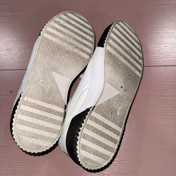 Puma Carina Sneaker Size 9 - Picture 6 of 7